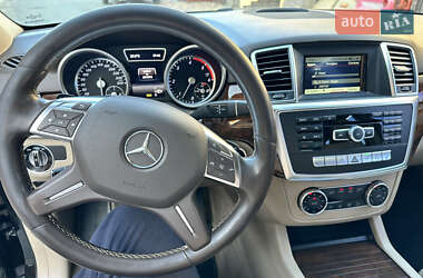 Внедорожник / Кроссовер Mercedes-Benz M-Class 2015 в 