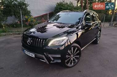 Позашляховик / Кросовер Mercedes-Benz M-Class 2014 в 