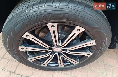 Позашляховик / Кросовер Mercedes-Benz M-Class 2014 в 