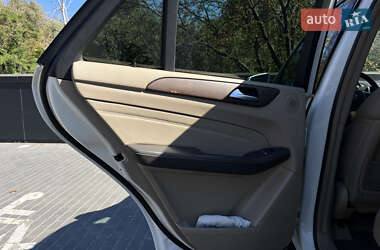 Внедорожник / Кроссовер Mercedes-Benz M-Class 2012 в 