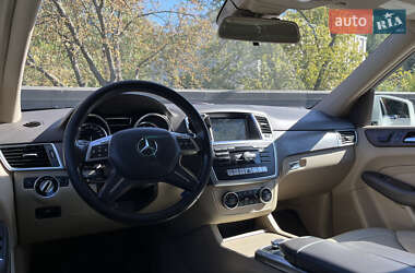 Внедорожник / Кроссовер Mercedes-Benz M-Class 2012 в 