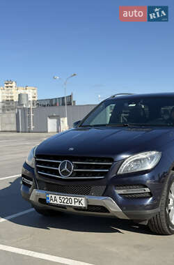 Позашляховик / Кросовер Mercedes-Benz M-Class 2013 в 