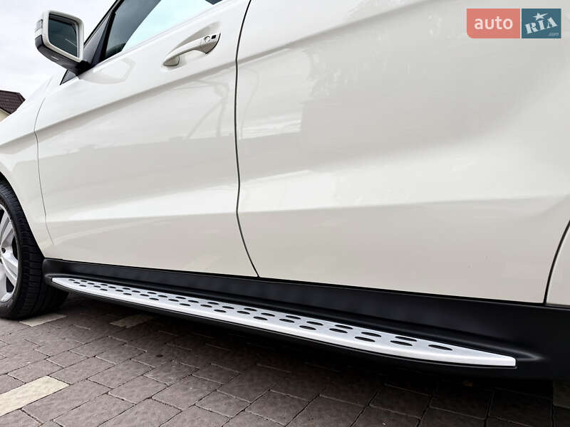 Внедорожник / Кроссовер Mercedes-Benz M-Class 2013 в Черновцах