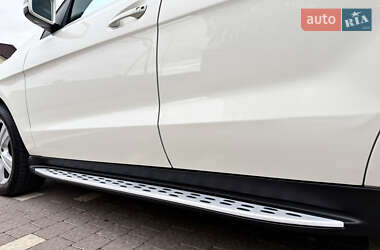 Позашляховик / Кросовер Mercedes-Benz M-Class 2013 в 