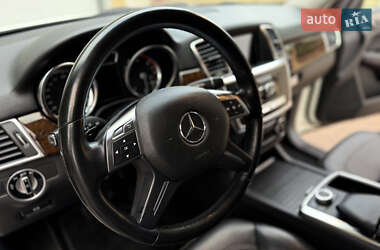 Позашляховик / Кросовер Mercedes-Benz M-Class 2013 в 