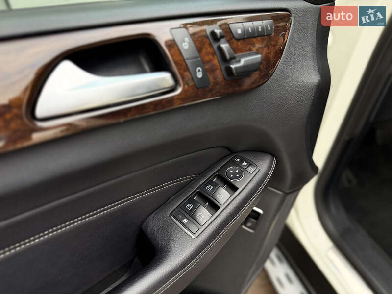 Внедорожник / Кроссовер Mercedes-Benz M-Class 2013 в Черновцах