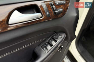 Позашляховик / Кросовер Mercedes-Benz M-Class 2013 в 