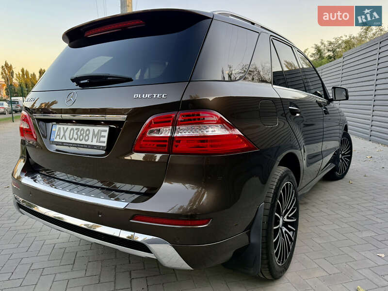 Внедорожник / Кроссовер Mercedes-Benz M-Class 2013 в Киеве