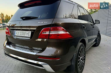 Внедорожник / Кроссовер Mercedes-Benz M-Class 2013 в 