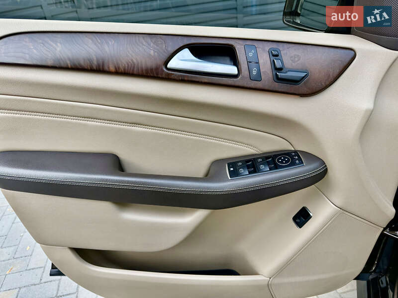 Внедорожник / Кроссовер Mercedes-Benz M-Class 2013 в Киеве