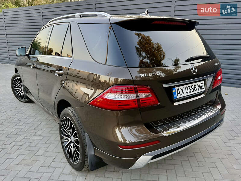 Внедорожник / Кроссовер Mercedes-Benz M-Class 2013 в Киеве