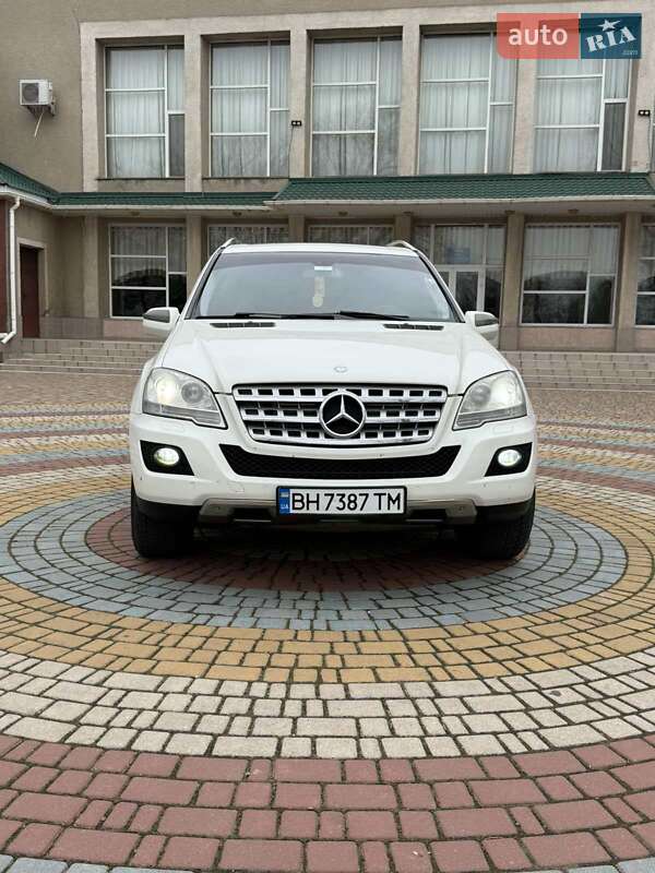 Позашляховик / Кросовер Mercedes-Benz M-Class 2009 в Одесі