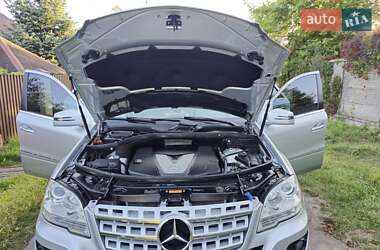 Внедорожник / Кроссовер Mercedes-Benz M-Class 2011 в 