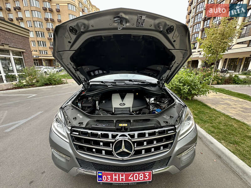 Внедорожник / Кроссовер Mercedes-Benz M-Class 2014 в Киеве