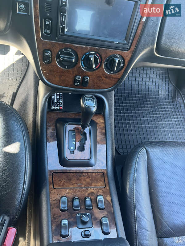 Позашляховик / Кросовер Mercedes-Benz M-Class 2001 в Івано-Франківську