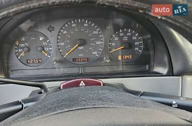 Внедорожник / Кроссовер Mercedes-Benz M-Class 2000 в 