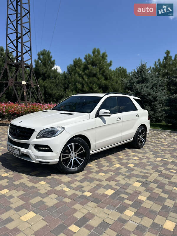 Позашляховик / Кросовер Mercedes-Benz M-Class 2012 в 