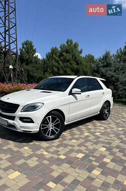 Позашляховик / Кросовер Mercedes-Benz M-Class 2012 в 