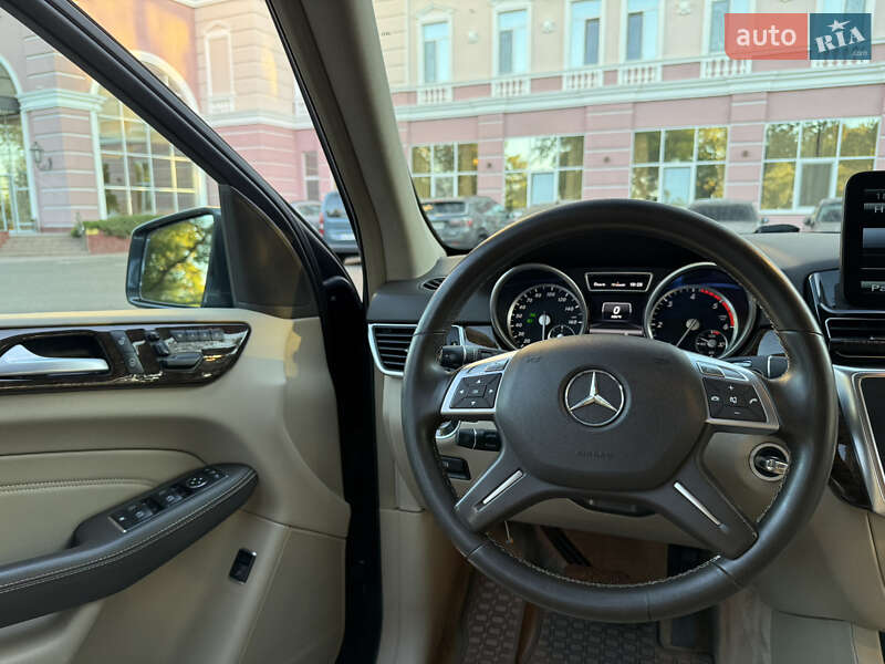 Внедорожник / Кроссовер Mercedes-Benz M-Class 2013 в Одессе