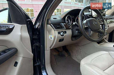 Внедорожник / Кроссовер Mercedes-Benz M-Class 2013 в 