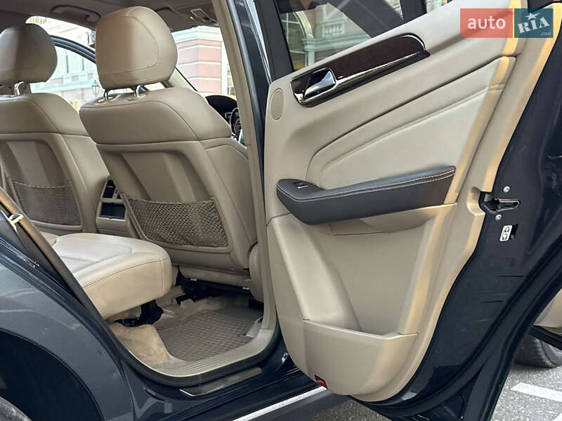 Внедорожник / Кроссовер Mercedes-Benz M-Class 2013 в Одессе