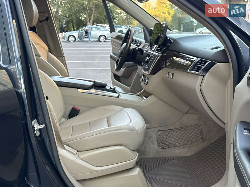 Внедорожник / Кроссовер Mercedes-Benz M-Class 2013 в Одессе