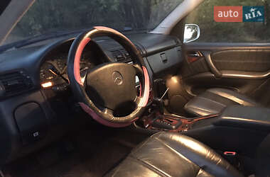 Позашляховик / Кросовер Mercedes-Benz M-Class 2004 в 