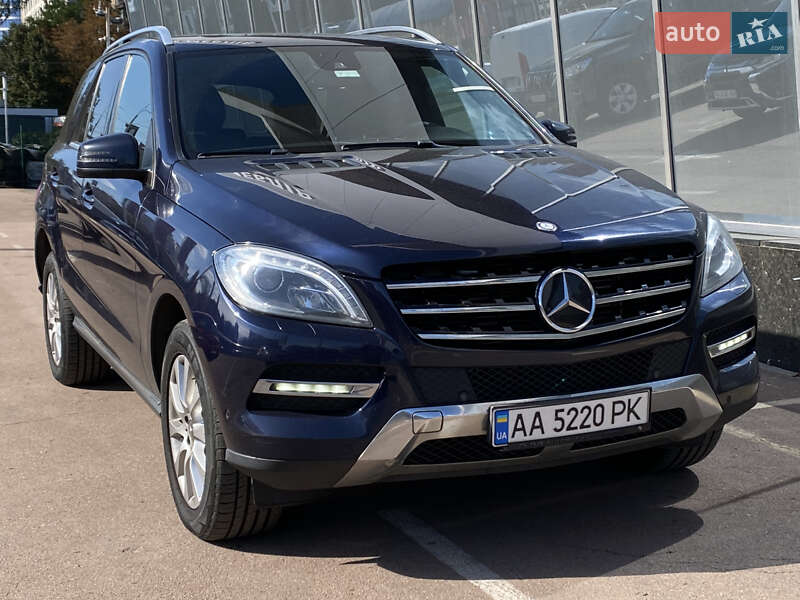 Внедорожник / Кроссовер Mercedes-Benz M-Class 2013 в 