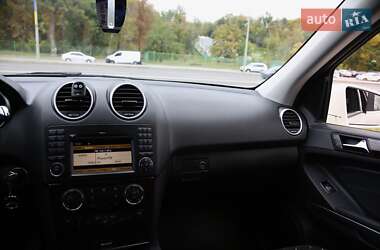 Внедорожник / Кроссовер Mercedes-Benz M-Class 2010 в 