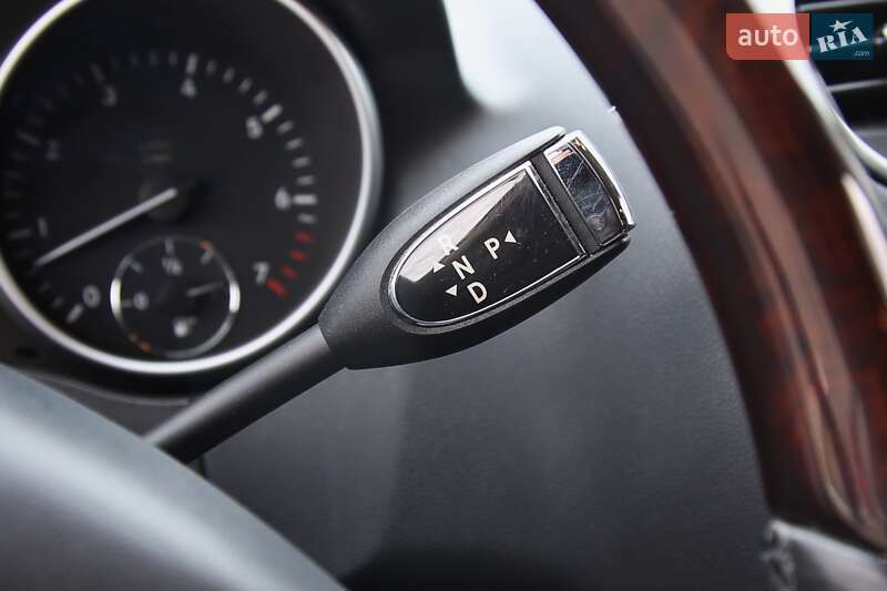 Внедорожник / Кроссовер Mercedes-Benz M-Class 2010 в Харькове