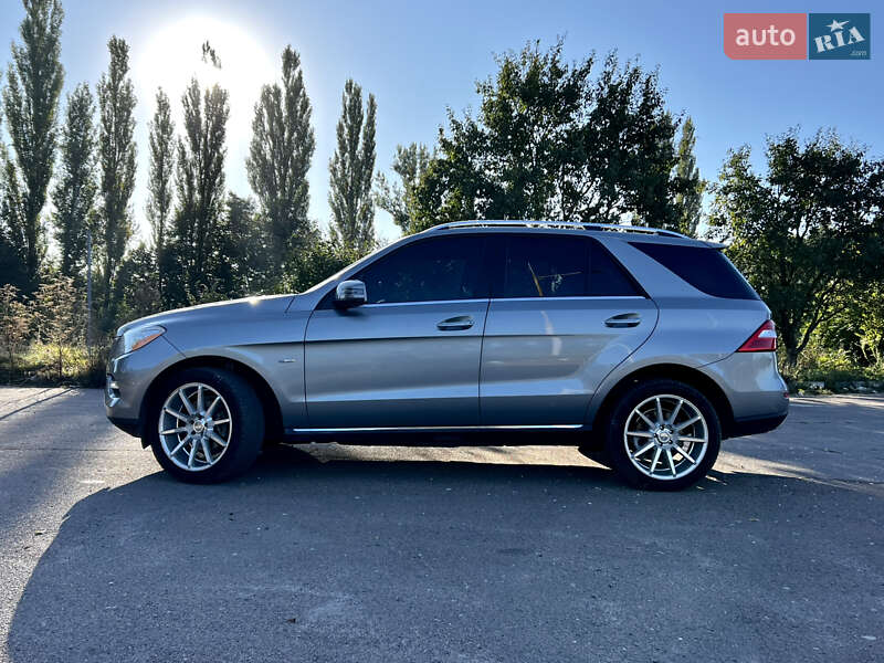 Позашляховик / Кросовер Mercedes-Benz M-Class 2012 в Дубні