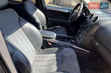 Позашляховик / Кросовер Mercedes-Benz M-Class 2006 в 