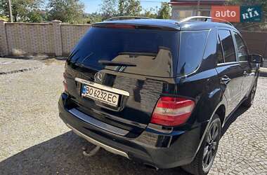 Позашляховик / Кросовер Mercedes-Benz M-Class 2006 в 