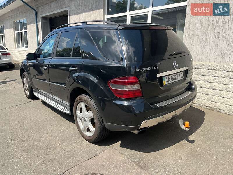Позашляховик / Кросовер Mercedes-Benz M-Class 2008 в Києві