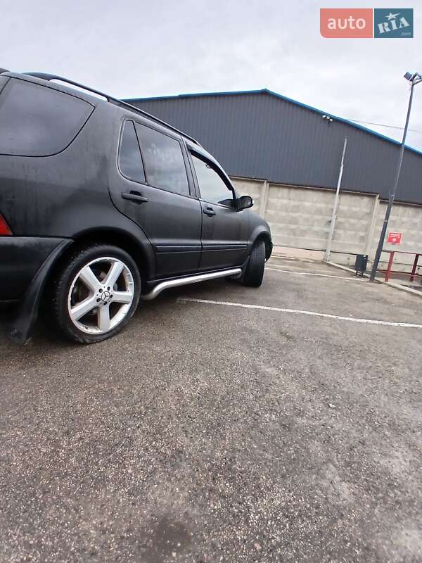 Внедорожник / Кроссовер Mercedes-Benz M-Class 2003 в Киеве