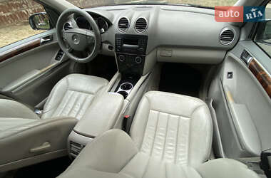 Позашляховик / Кросовер Mercedes-Benz M-Class 2005 в 