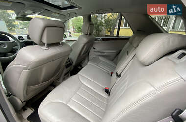 Позашляховик / Кросовер Mercedes-Benz M-Class 2005 в 