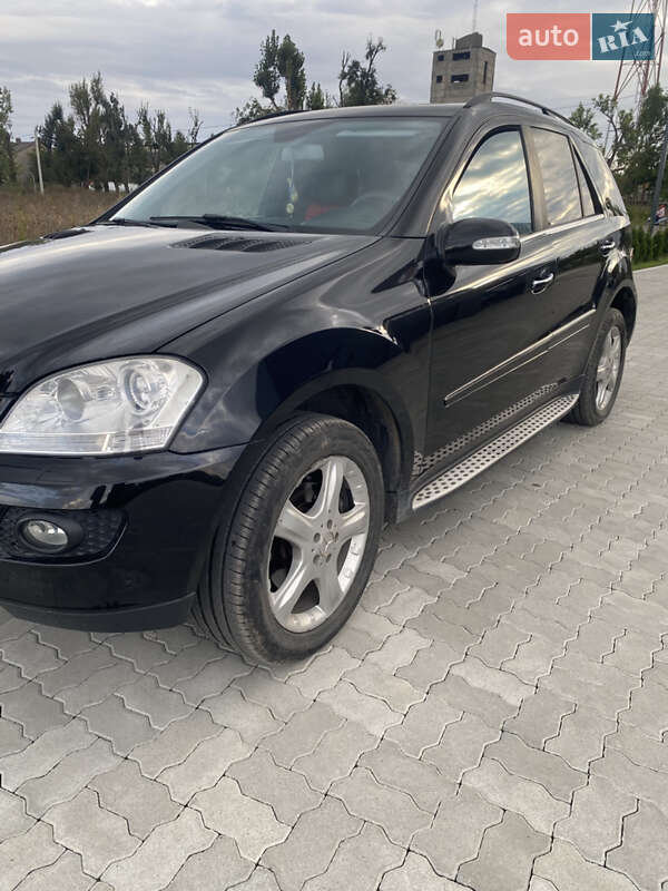 Внедорожник / Кроссовер Mercedes-Benz M-Class 2007 в Лопатине