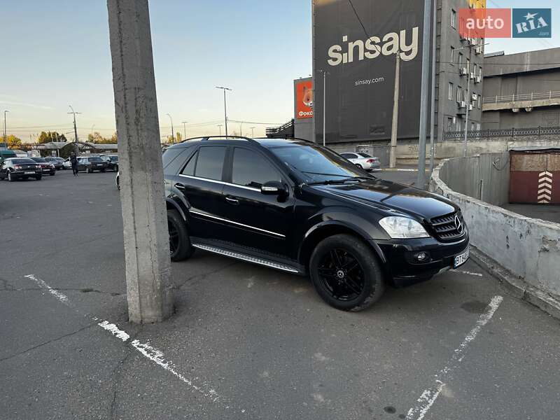 Внедорожник / Кроссовер Mercedes-Benz M-Class 2007 в Николаеве