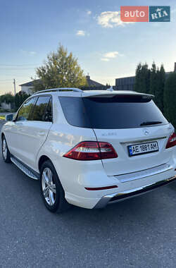 Позашляховик / Кросовер Mercedes-Benz M-Class 2012 в 