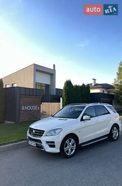 Позашляховик / Кросовер Mercedes-Benz M-Class 2012 в 