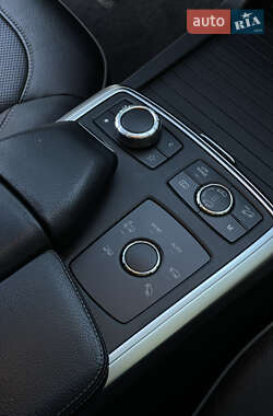 Позашляховик / Кросовер Mercedes-Benz M-Class 2012 в 