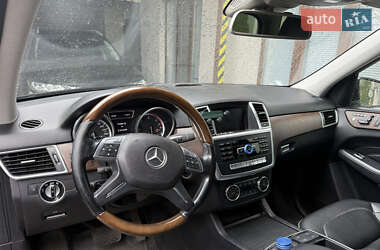 Позашляховик / Кросовер Mercedes-Benz M-Class 2011 в 