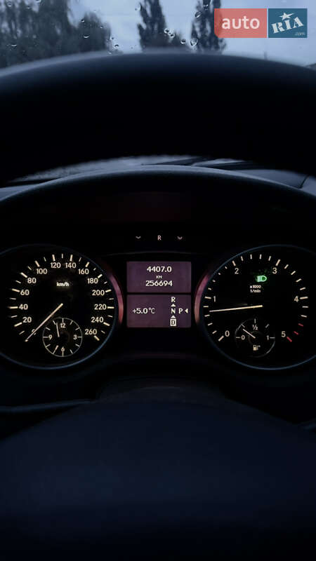 Внедорожник / Кроссовер Mercedes-Benz M-Class 2010 в Черновцах