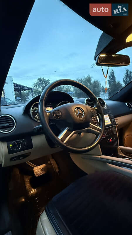 Внедорожник / Кроссовер Mercedes-Benz M-Class 2010 в Черновцах