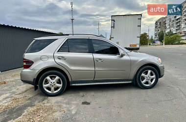 Позашляховик / Кросовер Mercedes-Benz M-Class 2008 в 