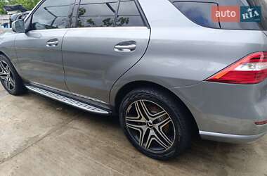 Позашляховик / Кросовер Mercedes-Benz M-Class 2015 в 