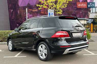 Внедорожник / Кроссовер Mercedes-Benz M-Class 2013 в 