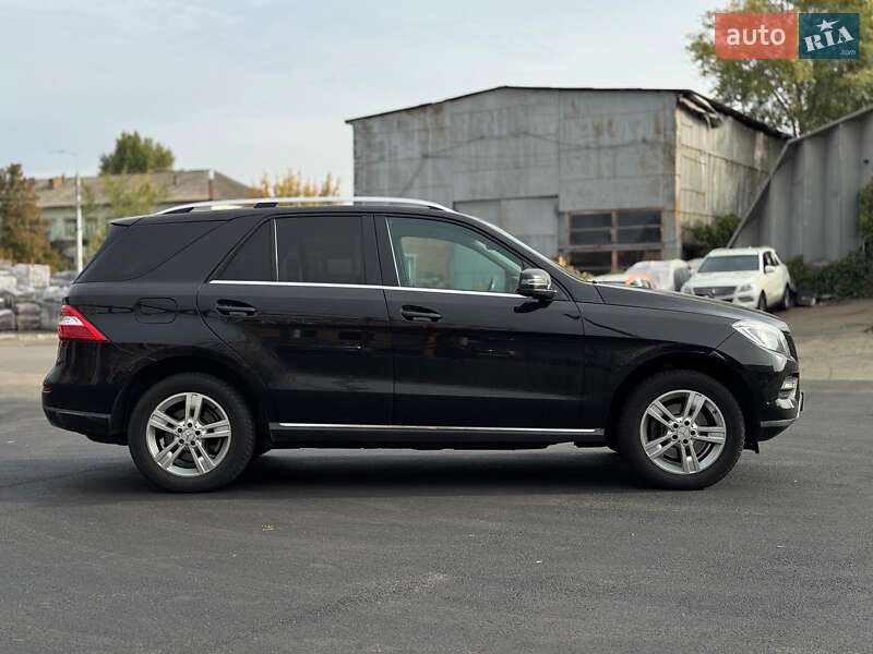 Внедорожник / Кроссовер Mercedes-Benz M-Class 2012 в Киеве