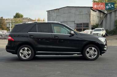 Позашляховик / Кросовер Mercedes-Benz M-Class 2012 в 